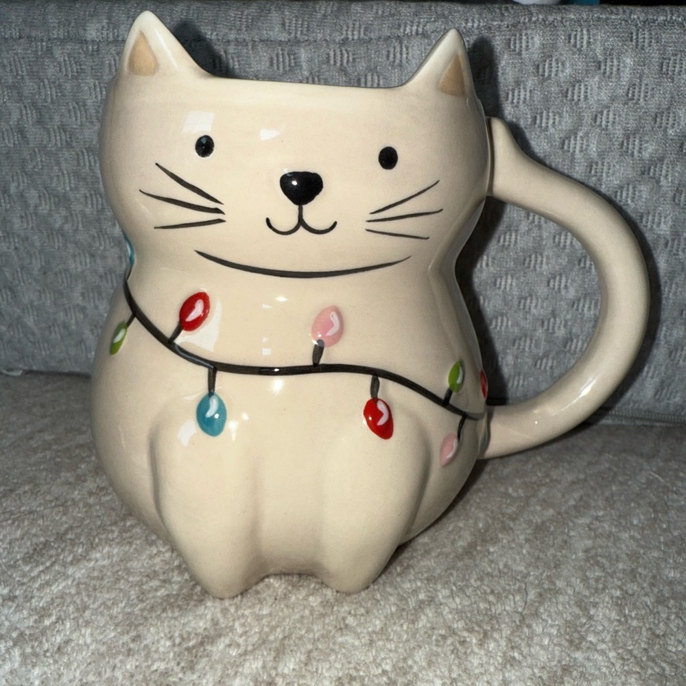 NWOT Cream Cat Mug with Christmas Lights